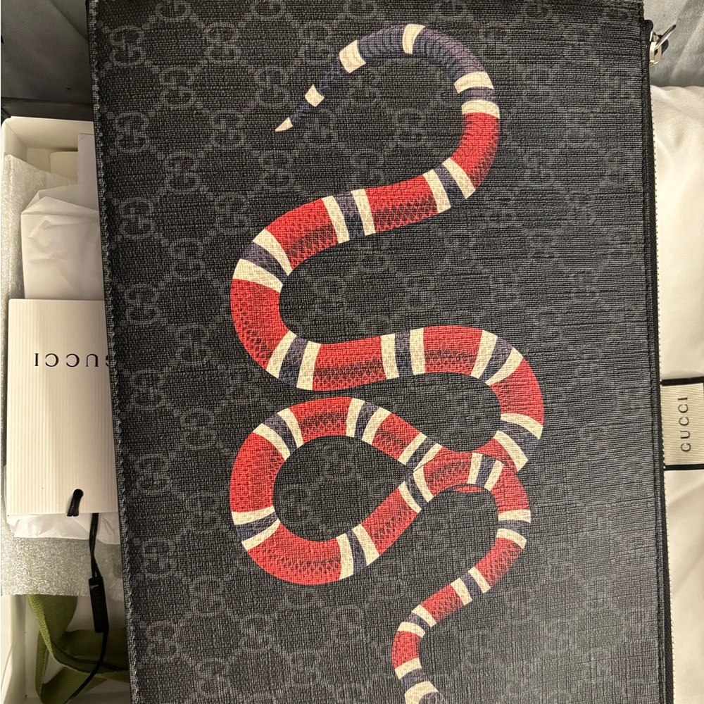 Unisex Gucci Pouch For Sale 10/10 Condition
